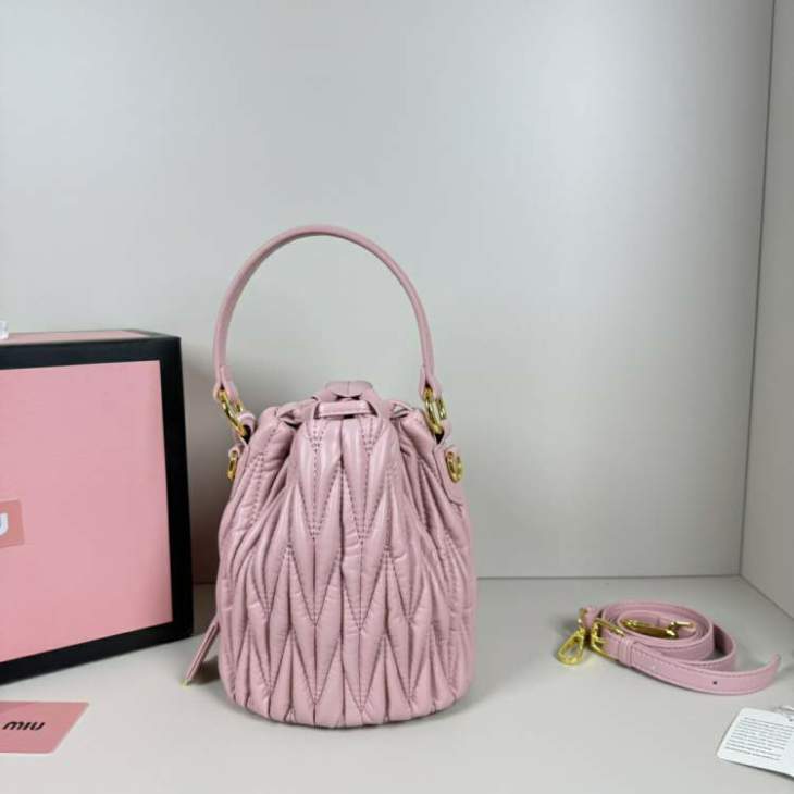 Picture of Miu Miu Handbags _SKUfw184961404fw
